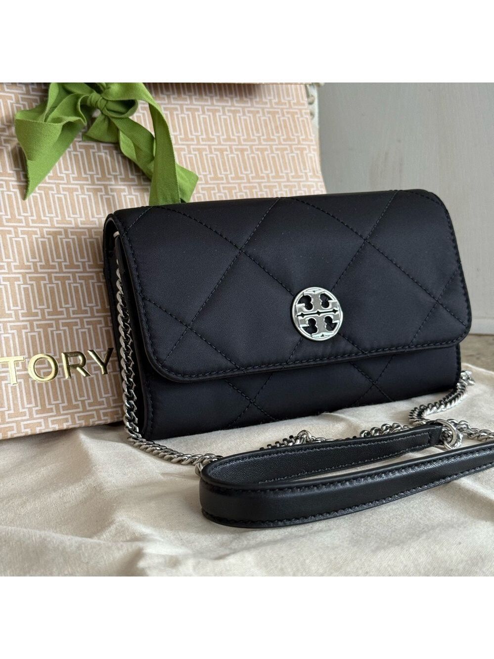 New Tory Burch WILLA QUILTED NYLONCHAIN WALLET Black